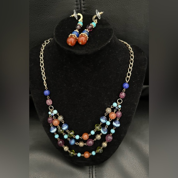 Two piece set 2028 beaded necklace and matching earrings - Picture 3 of 10